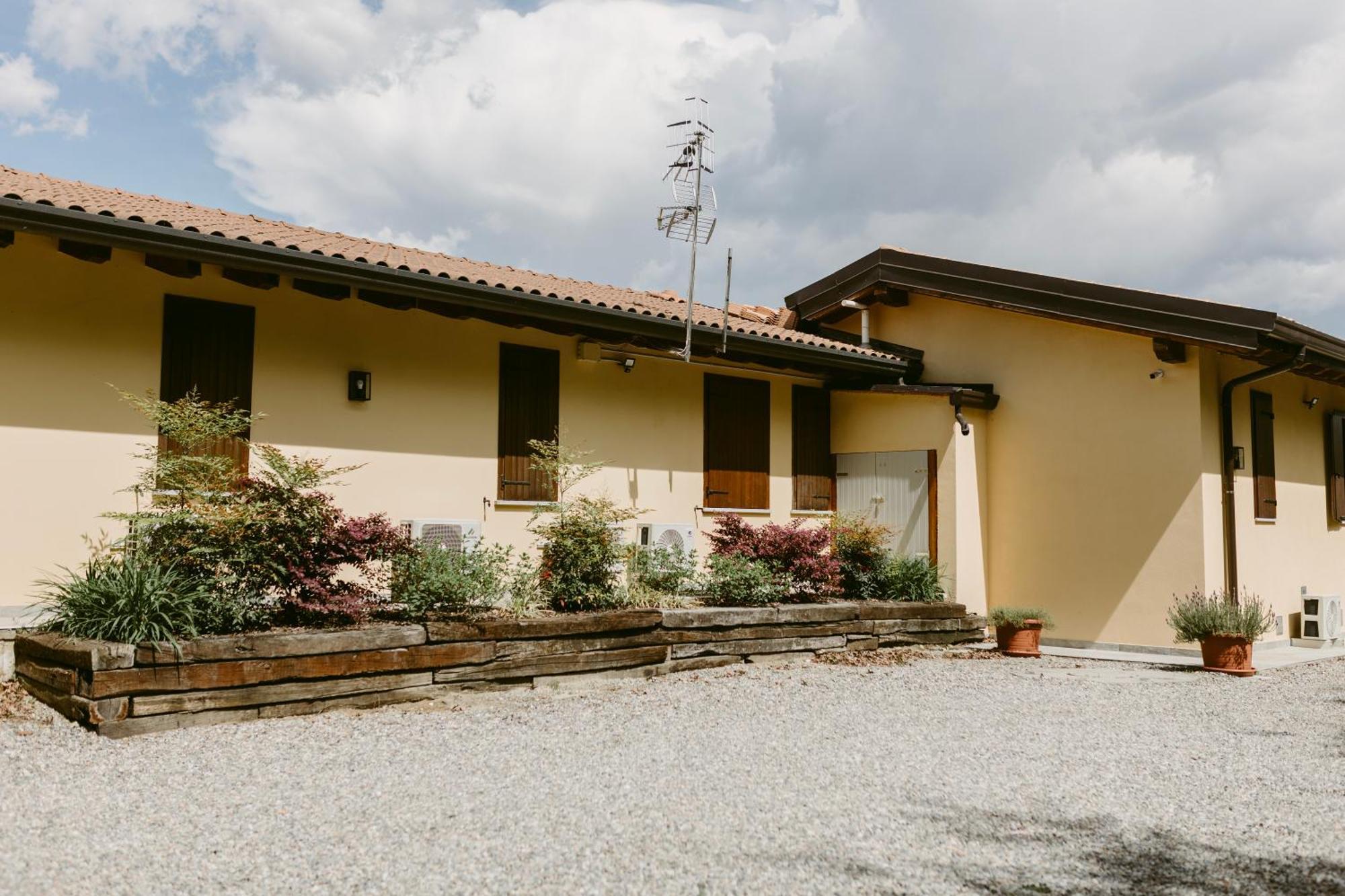 La Casetta Malpensa Guesthouse Case Nuove  Exterior photo
